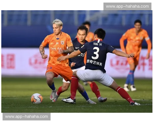 热辣火锅与稳重泰山的巅峰碰撞：重庆力帆vs山东鲁能，不止于足球的情怀博弈